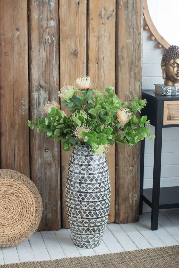 Dogo Vase