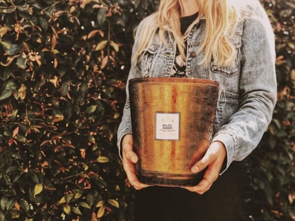 SC1099/BALTIC AMBER
5 WICK HEARTH CANDLE - Image 3